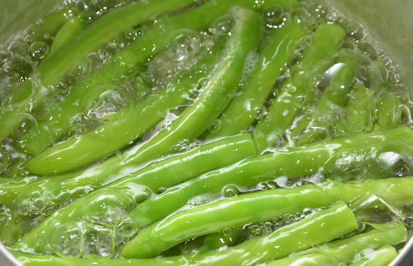 焯水竟藏这么多 “雷区”！99% 的人都做错，快看看你中招没？